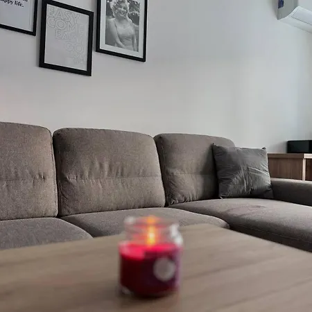 Sunny Mileticova Apartment Bratislava