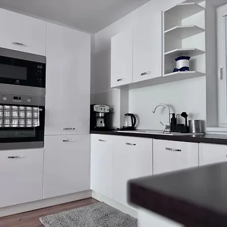 Sunny Mileticova Apartment